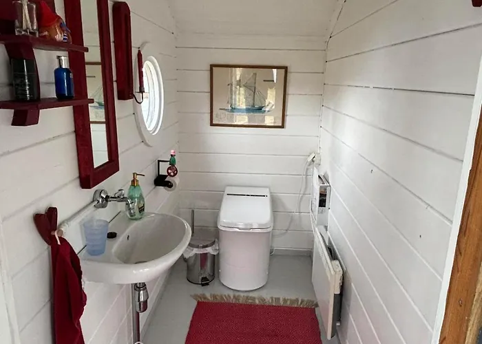 With An Entire Island To Itself * 마리에하믄