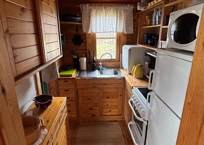 With An Entire Island To Itself * 마리에하믄